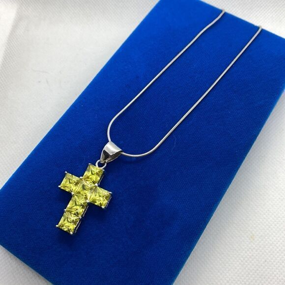 💛 925 Vintage Lime CZ Cross Necklace - Picture 3 of 4